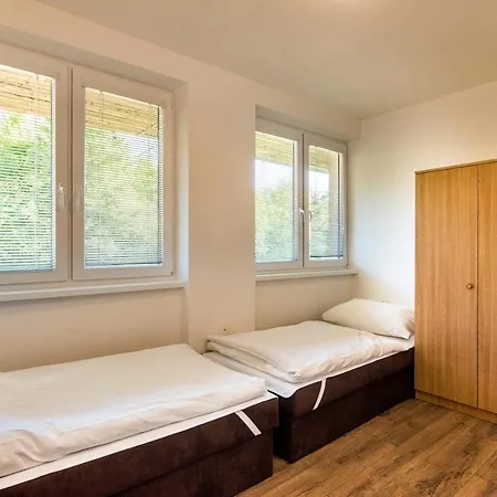 Hostel Ve Vinarstvi Zd *
