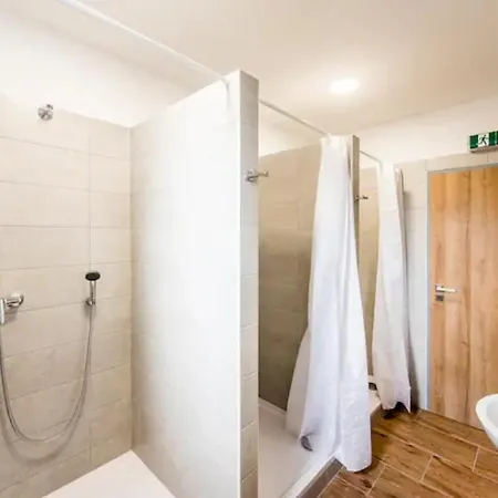 Ve Vinarstvi Zd Hostel Nemcicky (Breclav)