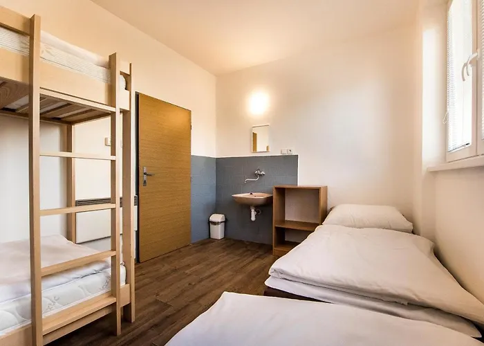 Vinarsky Dum Hostel *